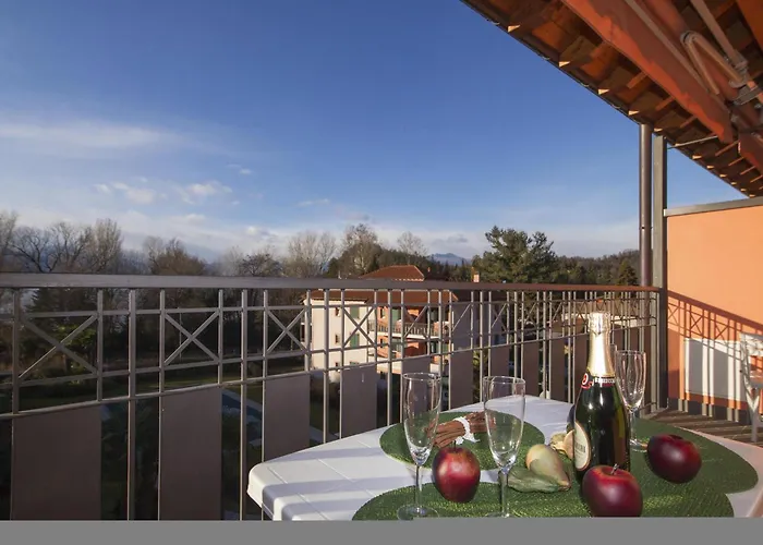 Casa Fiorita Pool And - Happy