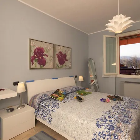 Casa Fiorita: Leggiuno 100 Meters From Lake Apartment With Shared Pool - Happy Rentals Διαμέρισμα *