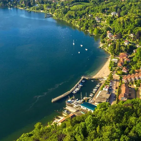 Casa Fiorita: Leggiuno 100 Meters From Lake Apartment With Shared Pool - Happy Rentals