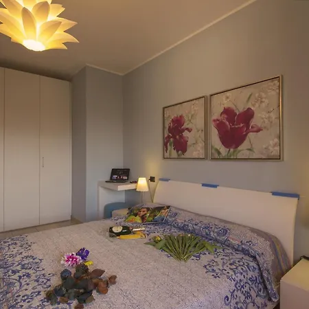 Casa Fiorita: Leggiuno 100 Meters From Lake Apartment With Shared Pool - Happy Rentals Διαμέρισμα