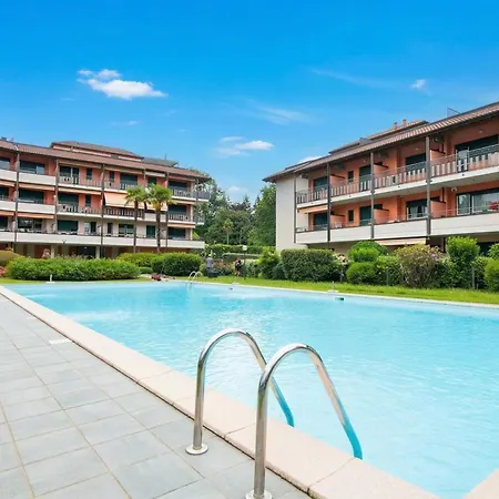 Casa Fiorita: Leggiuno 100 Meters From Lake Apartment With Shared Pool - Happy Rentals * Leggiuno