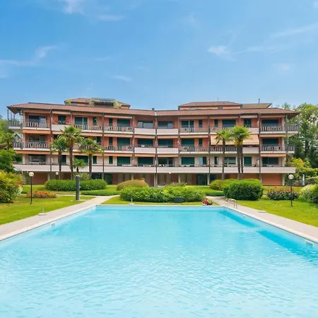 Casa Fiorita: Leggiuno 100 Meters From Lake Apartment With Shared Pool - Happy Rentals Leggiuno